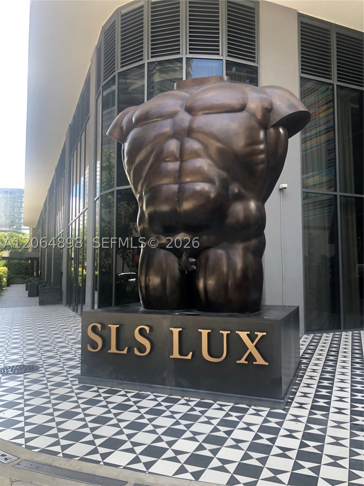 801 S Miami Ave #1807, Miami FL 33130