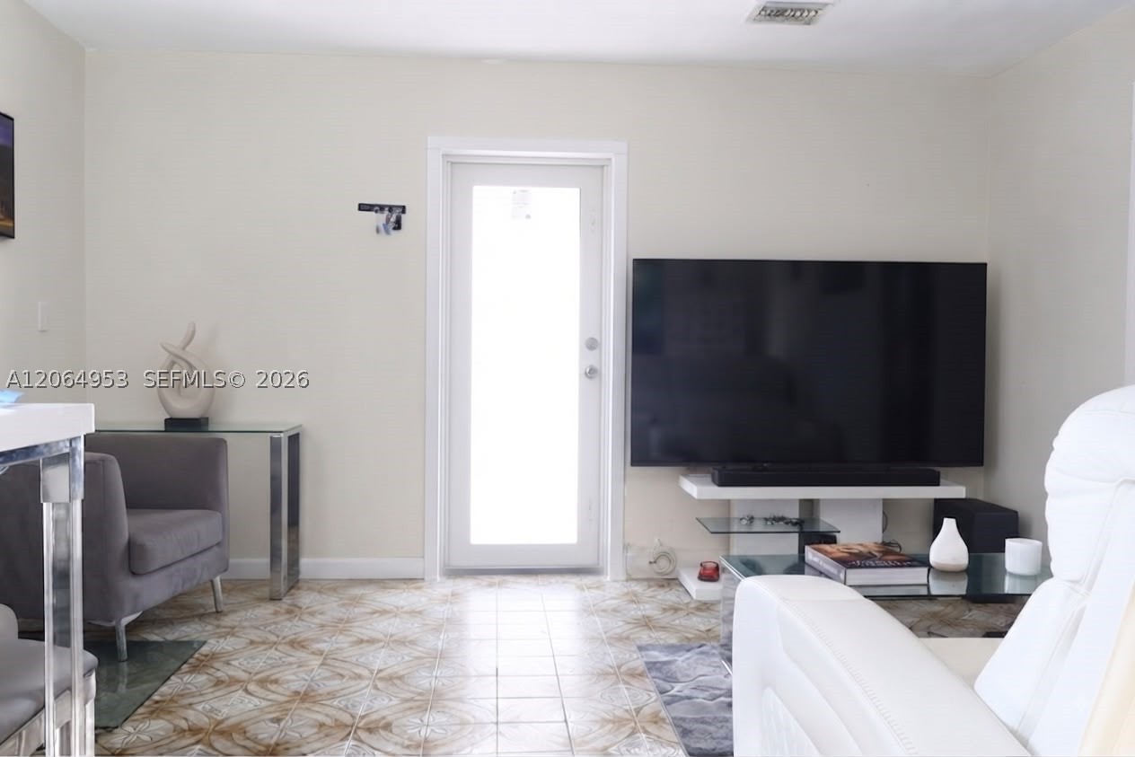 4330 NW 203rd Ter, Miami Gardens FL 33055