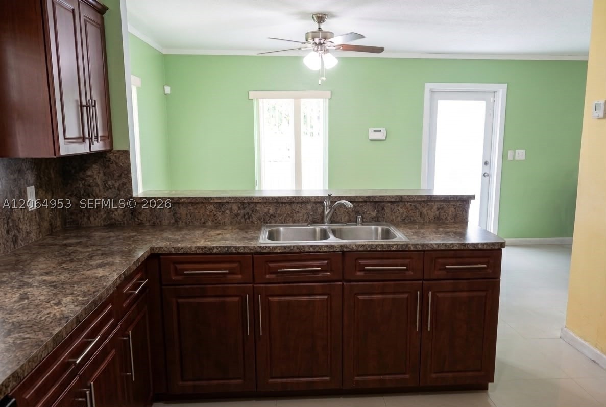 4330 NW 203rd Ter, Miami Gardens FL 33055