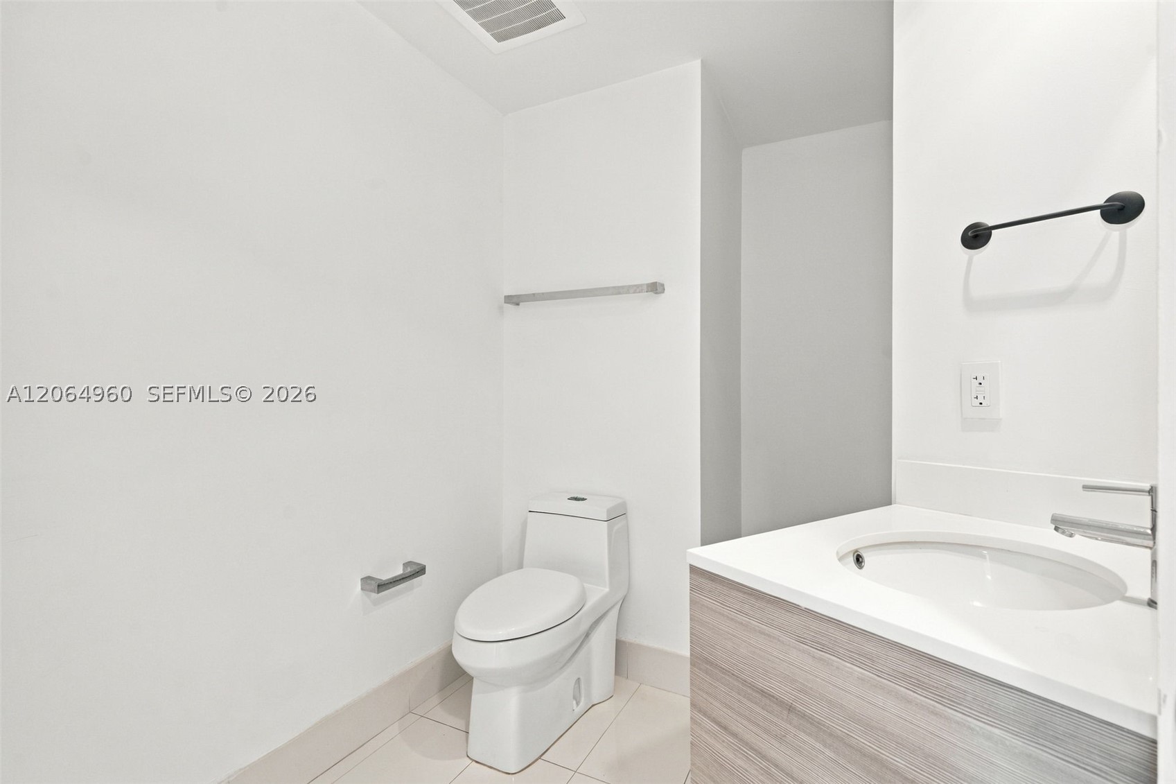 121 NE 34th St #2409, Miami FL 33137