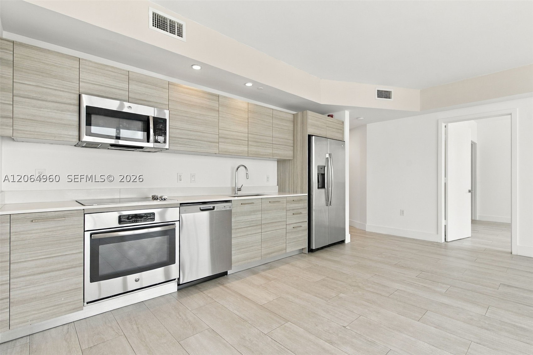 121 NE 34th St #2409, Miami FL 33137