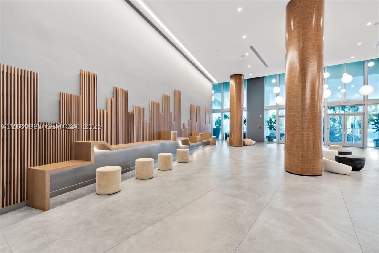 350 S Miami Ave #2714, Miami FL 33130