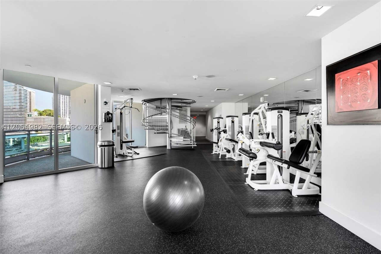 350 S Miami Ave #2714, Miami FL 33130