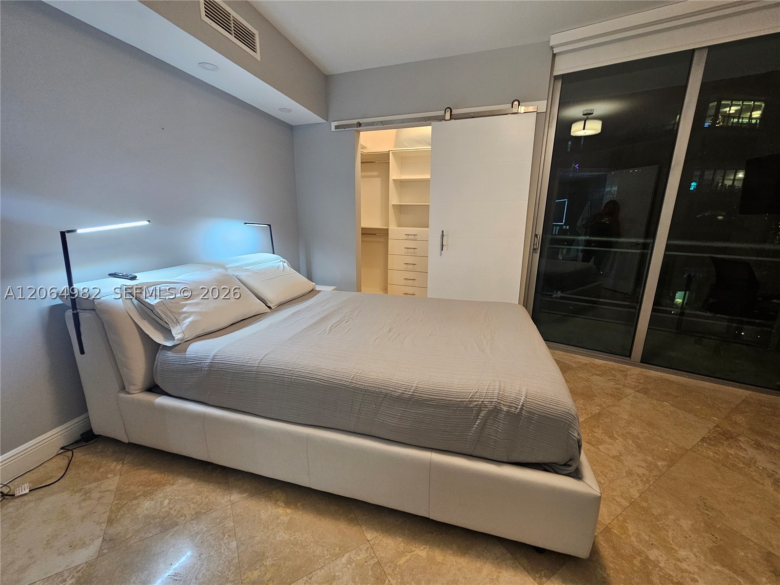 350 S Miami Ave #2714, Miami FL 33130