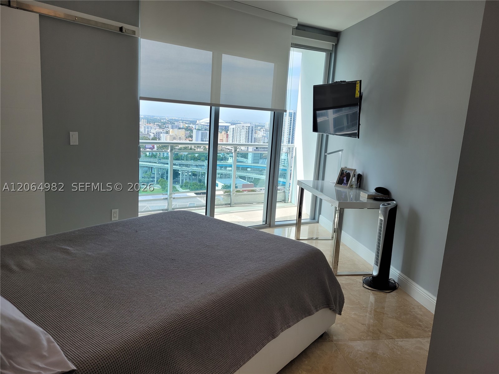 350 S Miami Ave #2714, Miami FL 33130