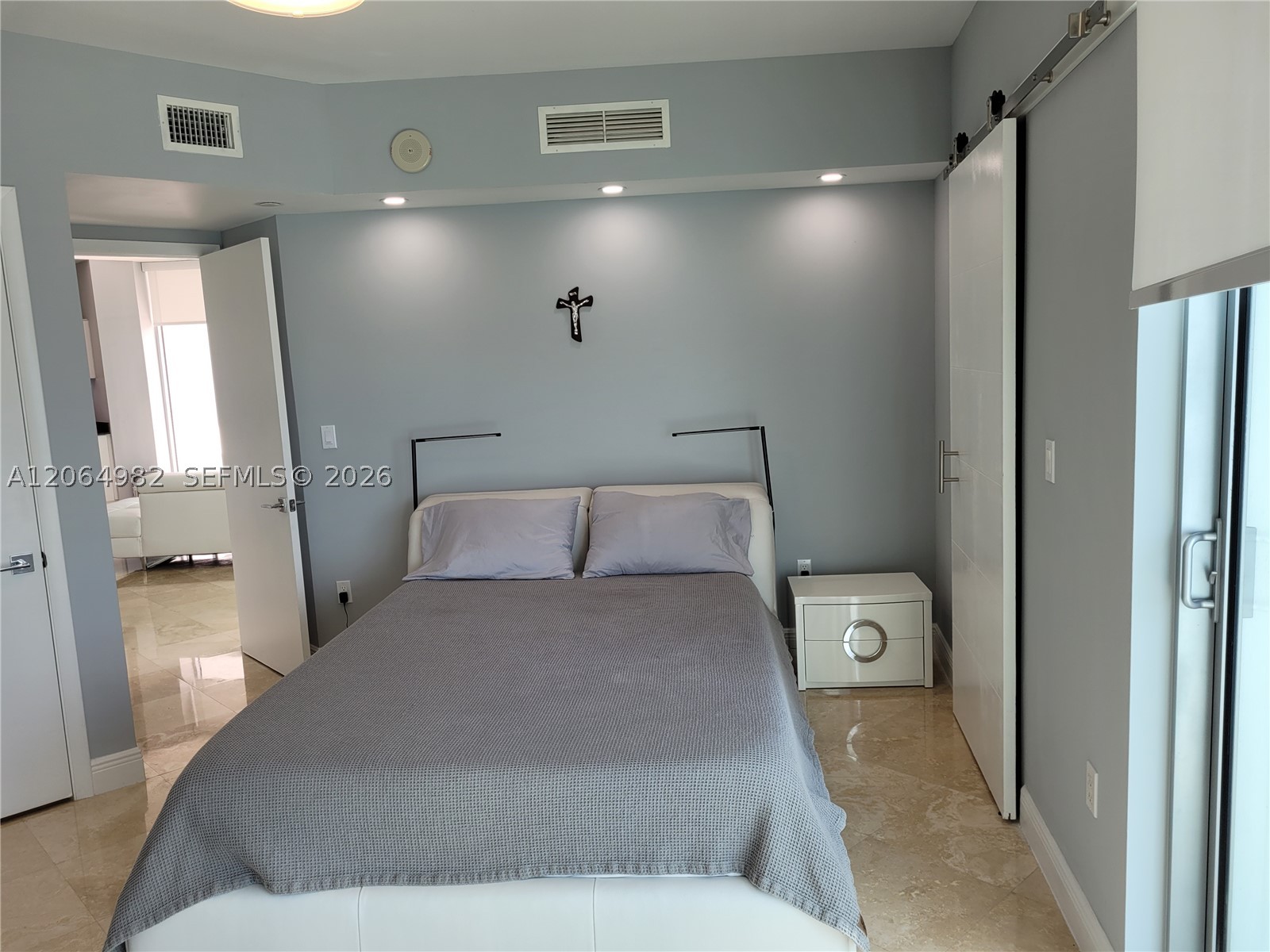 350 S Miami Ave #2714, Miami FL 33130