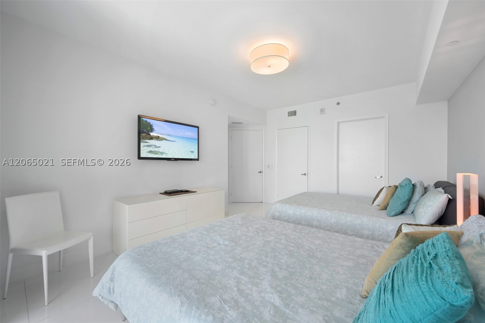 2711 S Ocean Dr #902, Hollywood FL 33019