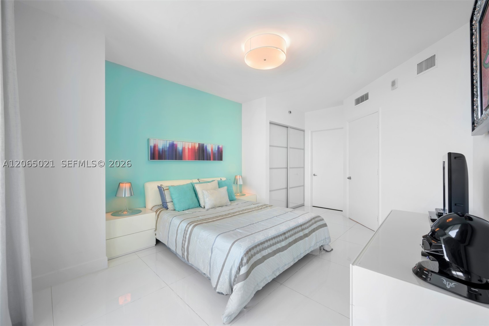2711 S Ocean Dr #902, Hollywood FL 33019