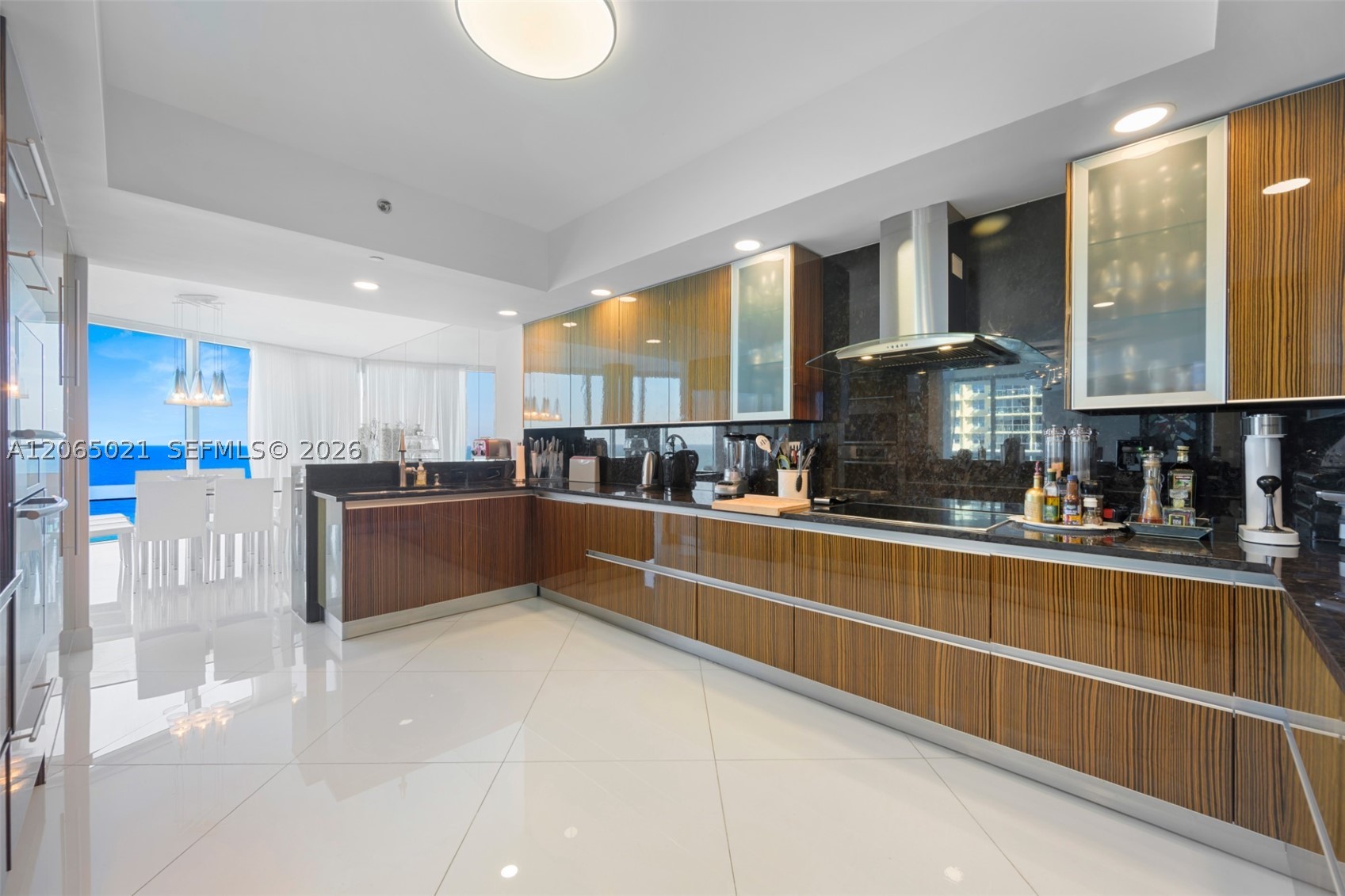2711 S Ocean Dr #902, Hollywood FL 33019