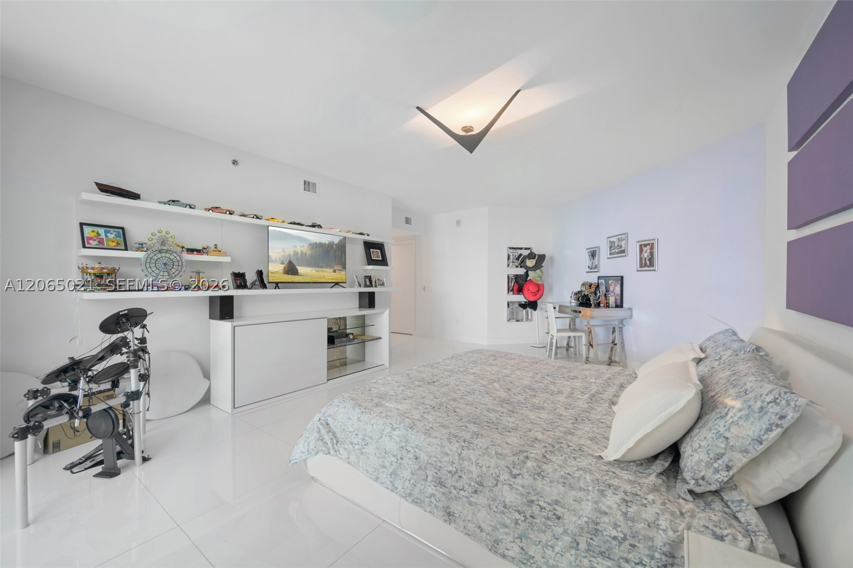 2711 S Ocean Dr #902, Hollywood FL 33019