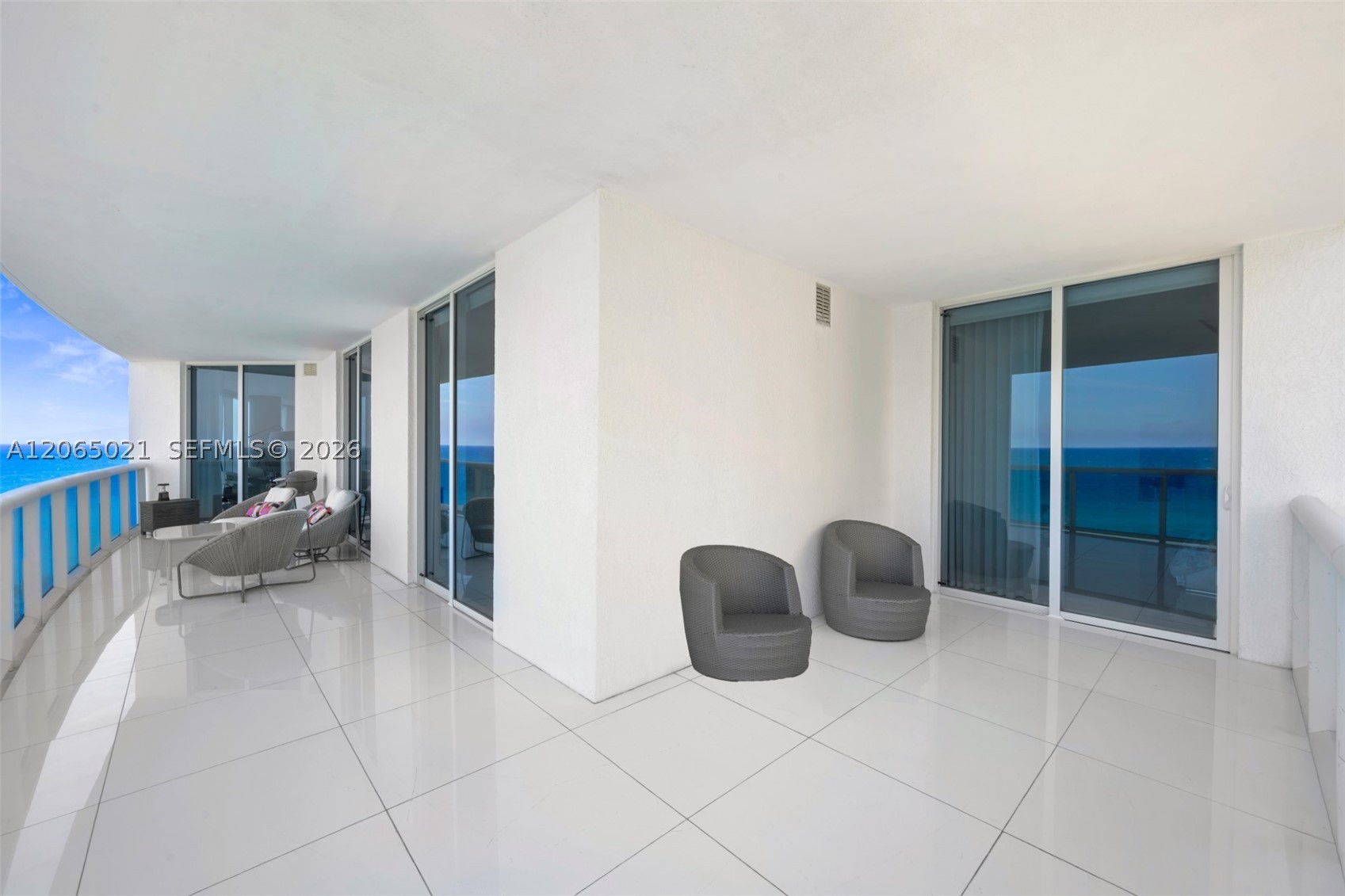 2711 S Ocean Dr #902, Hollywood FL 33019