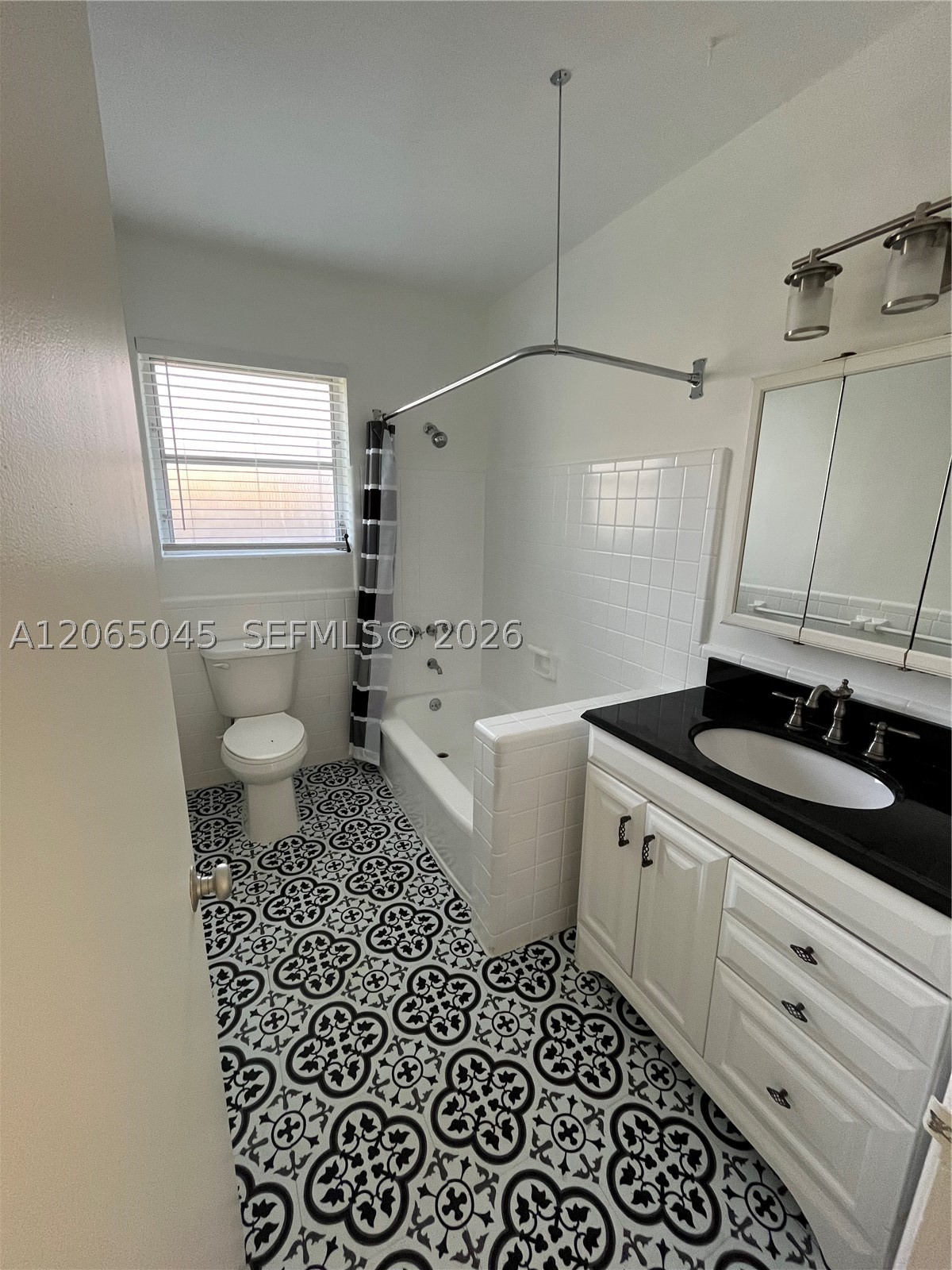 33 NW 87th St, El Portal FL 33150