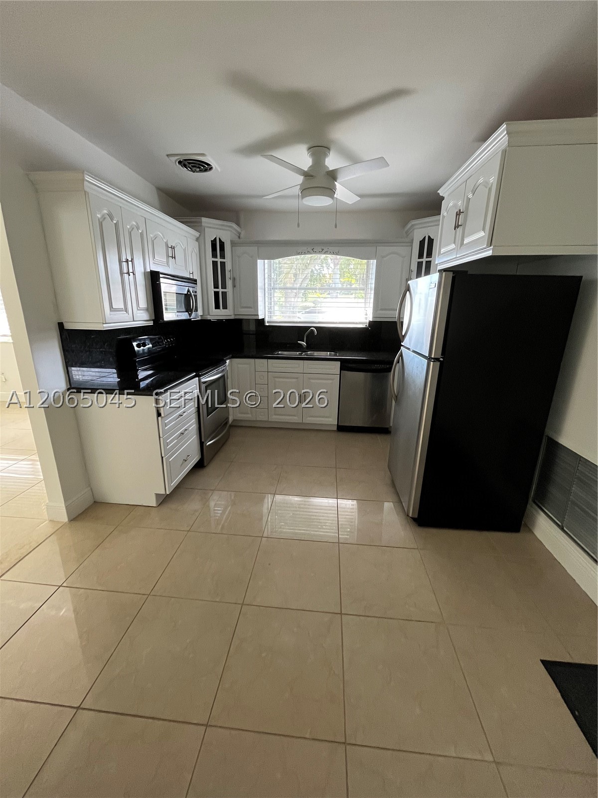 33 NW 87th St, El Portal FL 33150