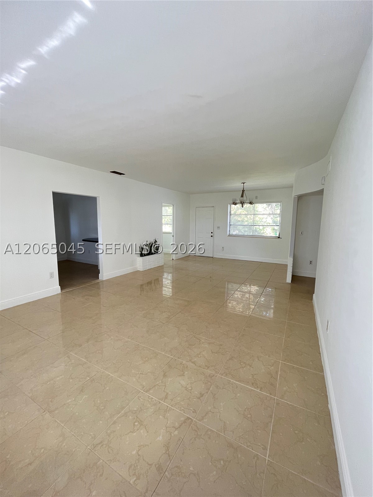 33 NW 87th St, El Portal FL 33150