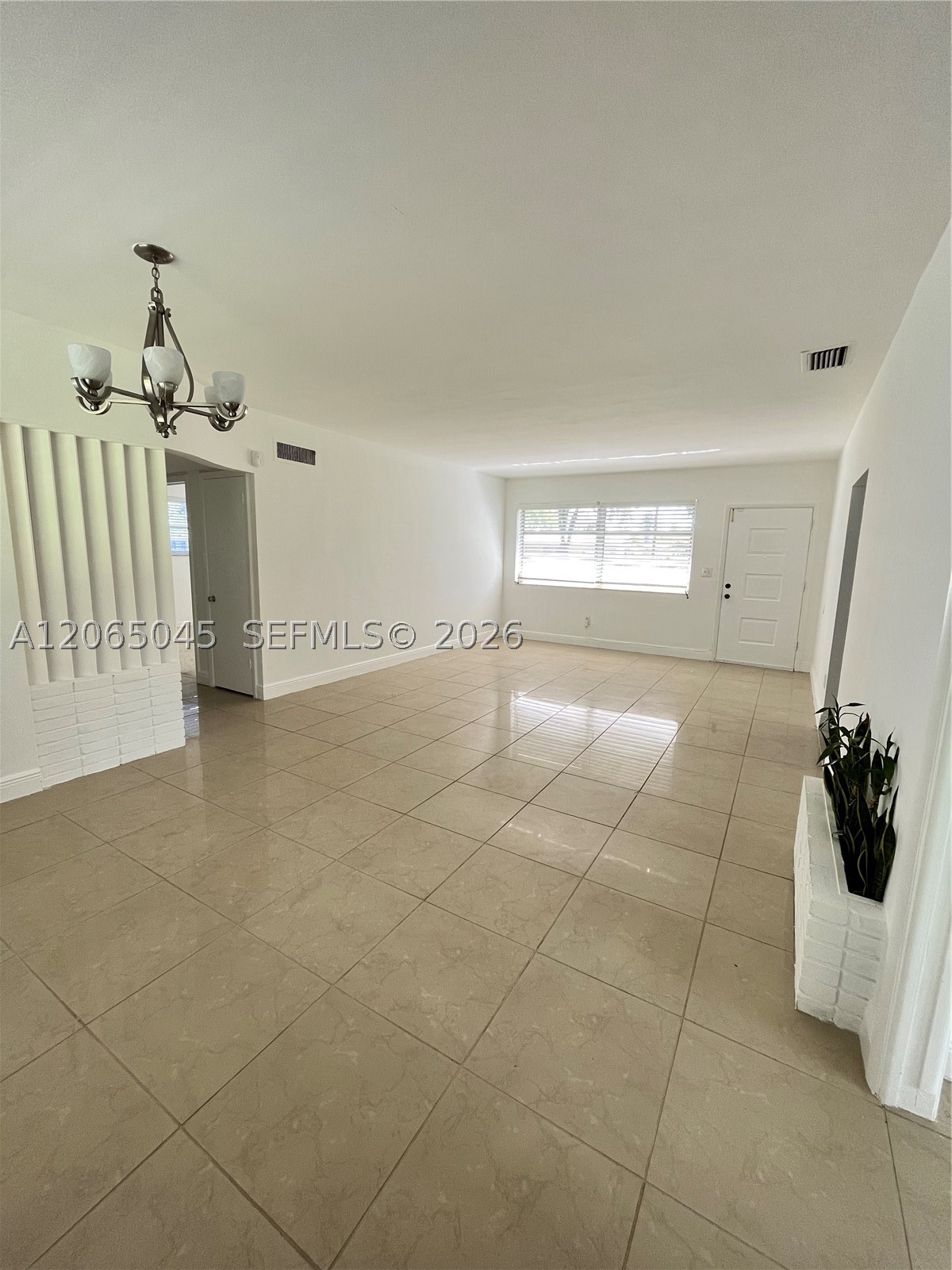 33 NW 87th St, El Portal FL 33150