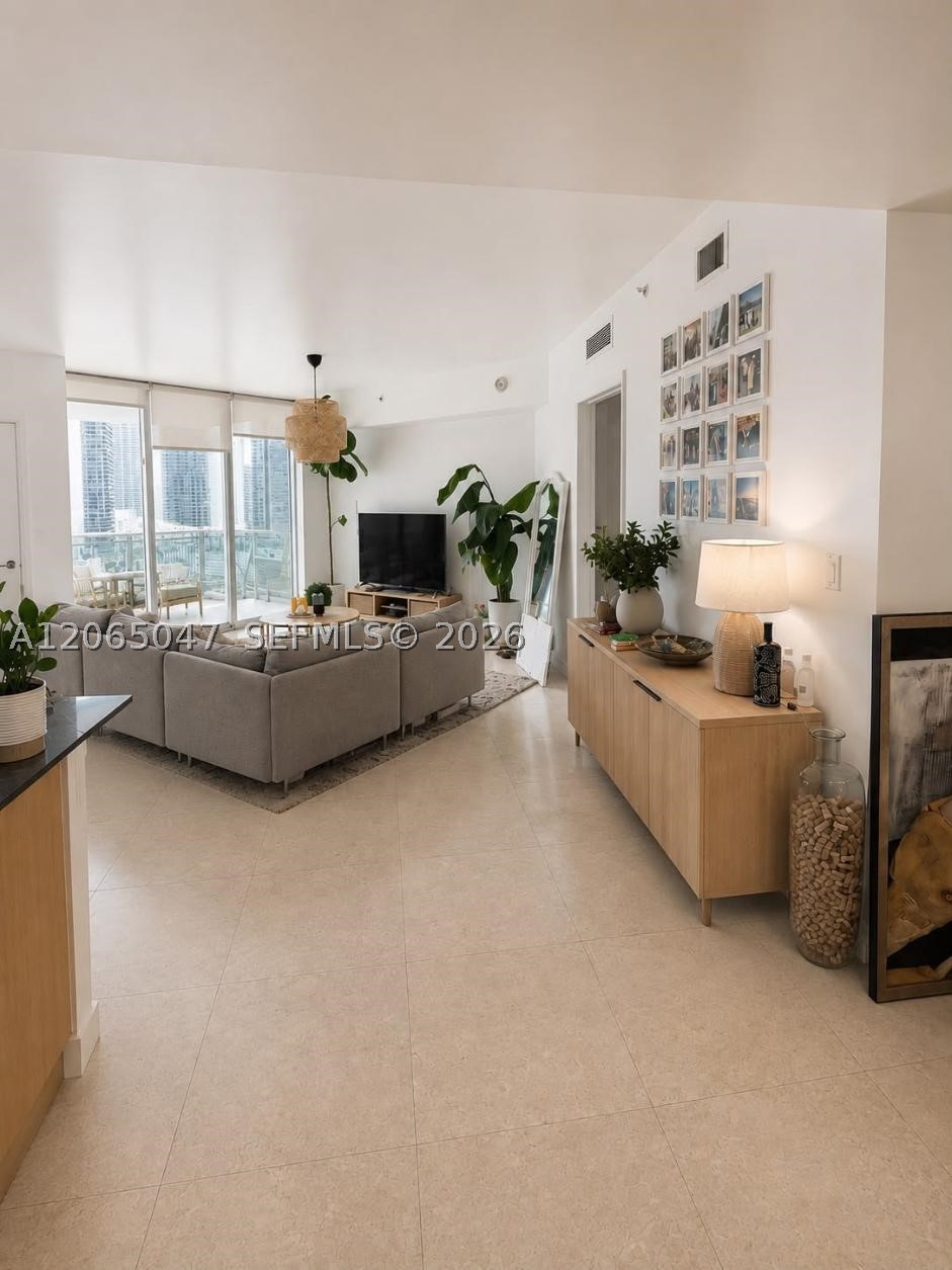 350 S Miami Ave #2904, Miami FL 33130