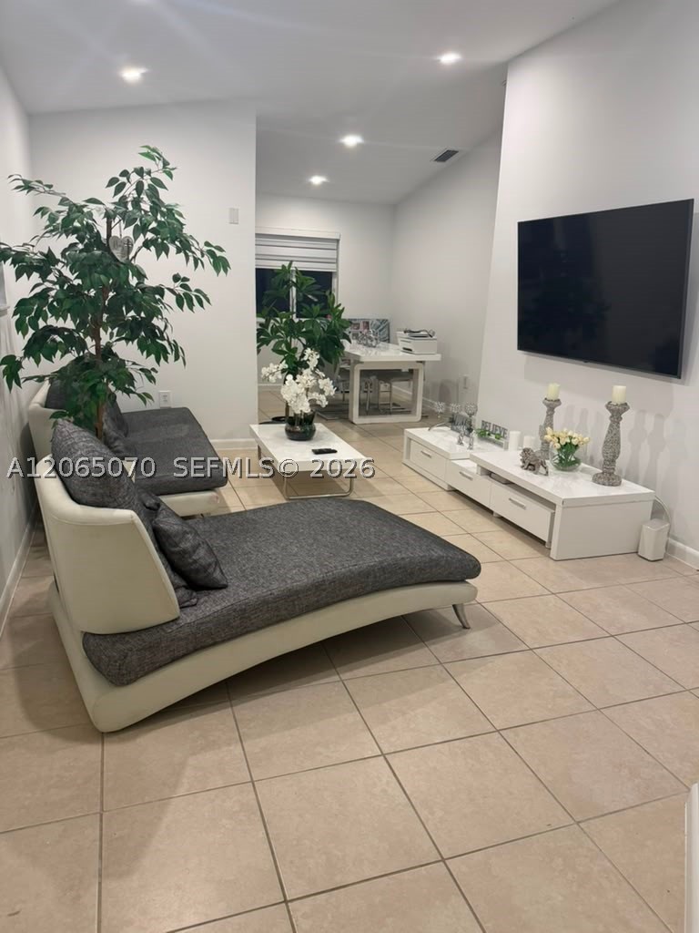 945 NE 33rd Ter #201, Homestead FL 33033