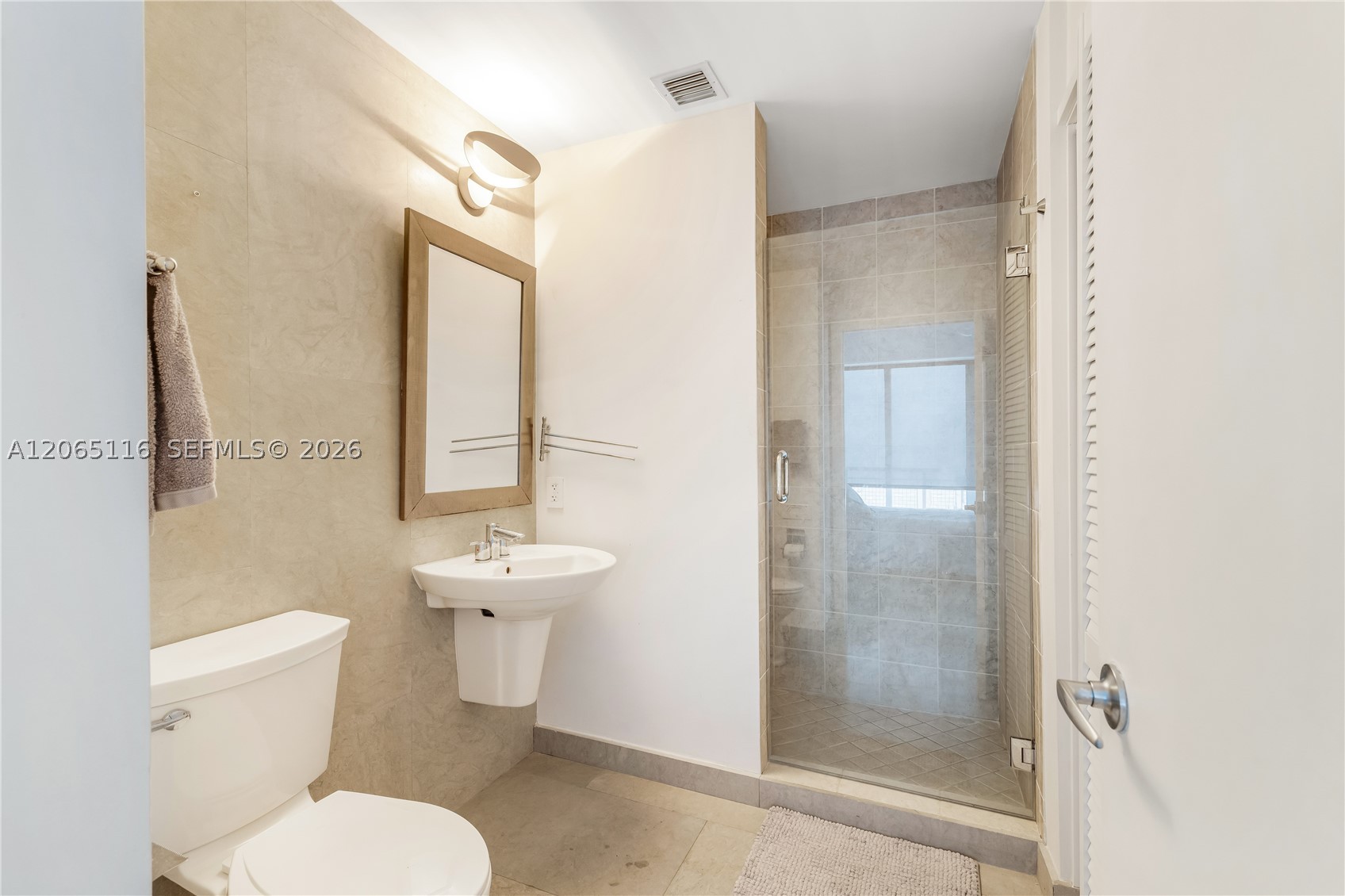 60 SW 13th St #4001, Miami FL 33130