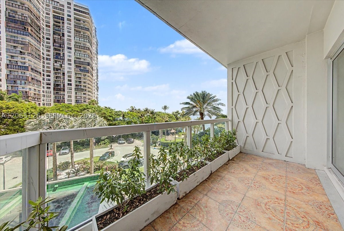 2451 Brickell Ave #4F, Miami FL 33129