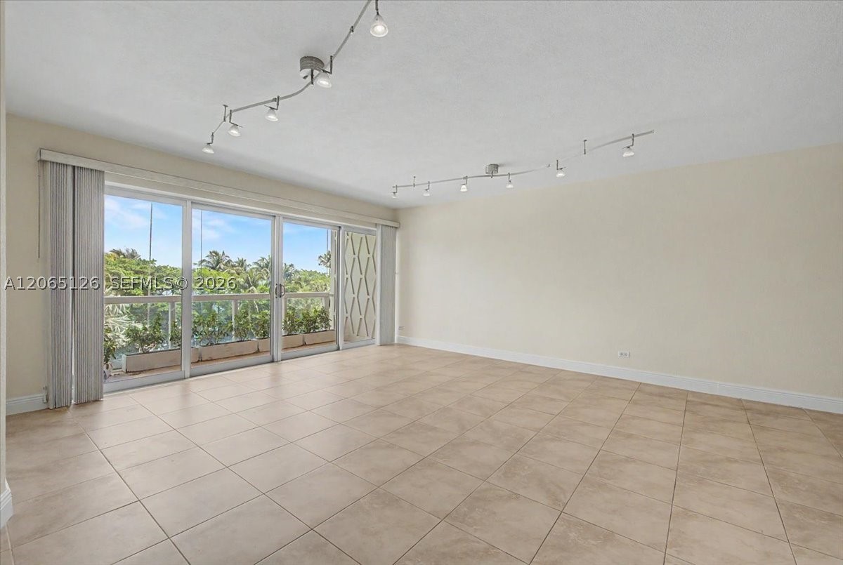 2451 Brickell Ave #4F, Miami FL 33129