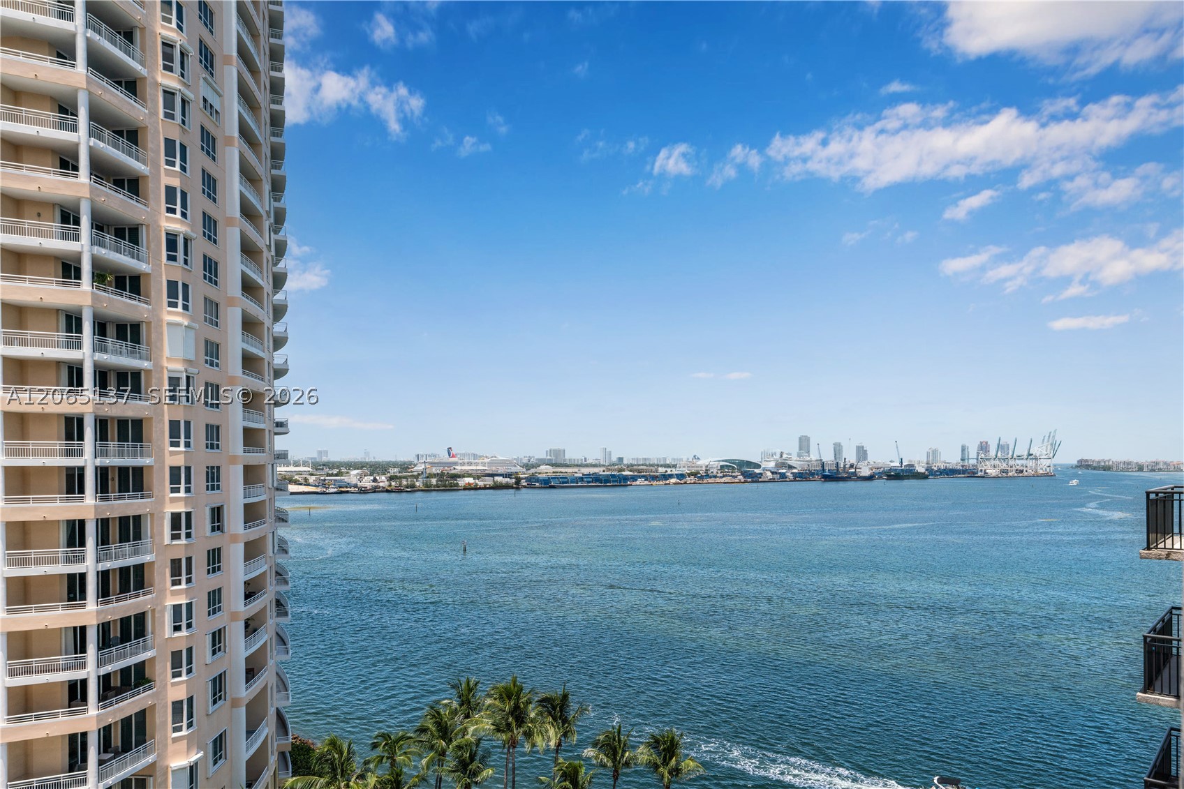 540 Brickell Key Dr #1422, Miami FL 33131