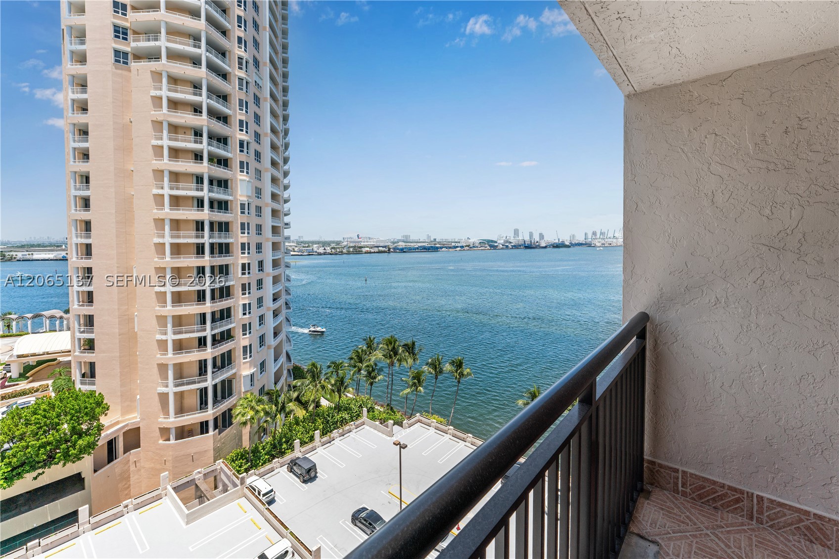 540 Brickell Key Dr #1422, Miami FL 33131