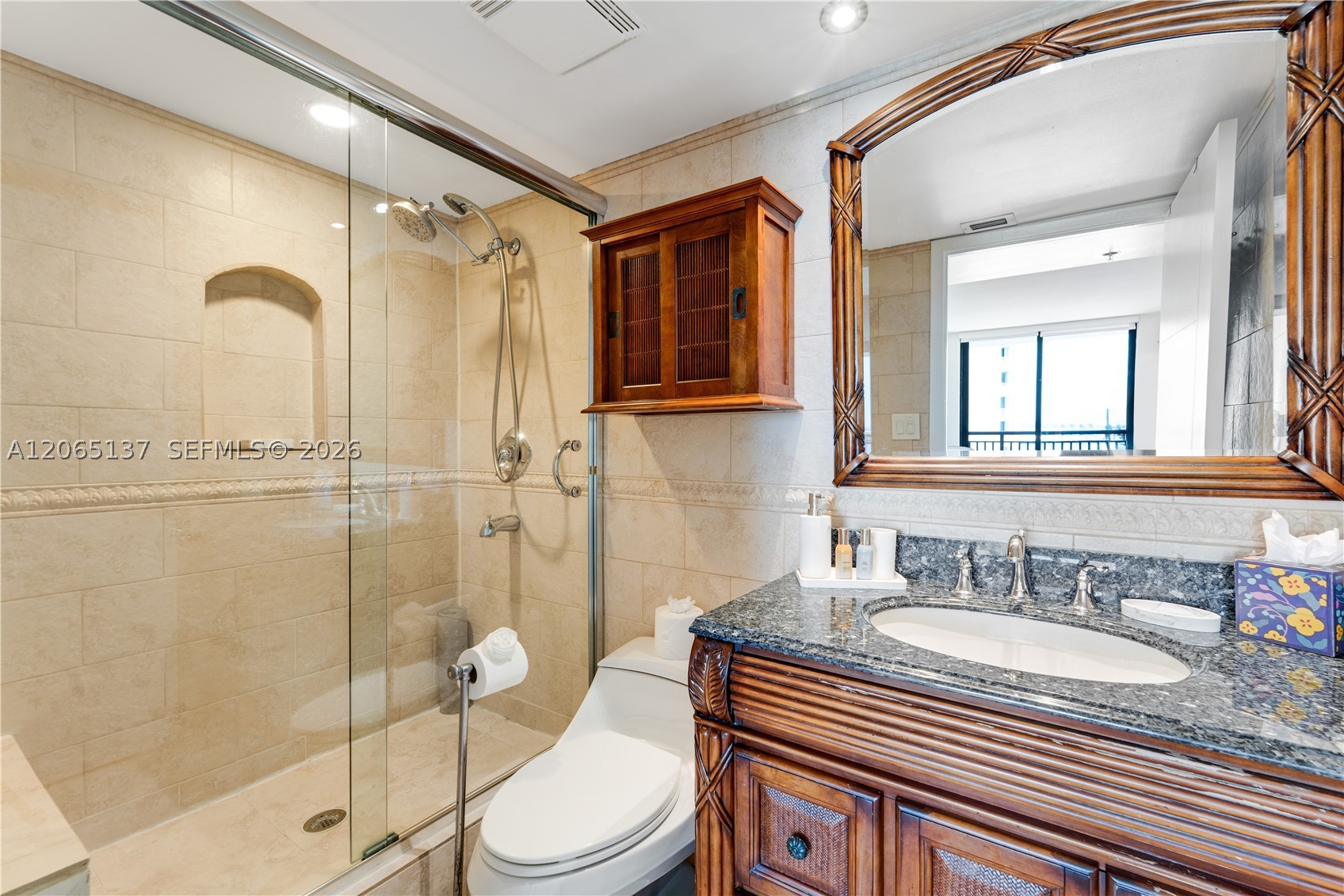 540 Brickell Key Dr #1422, Miami FL 33131