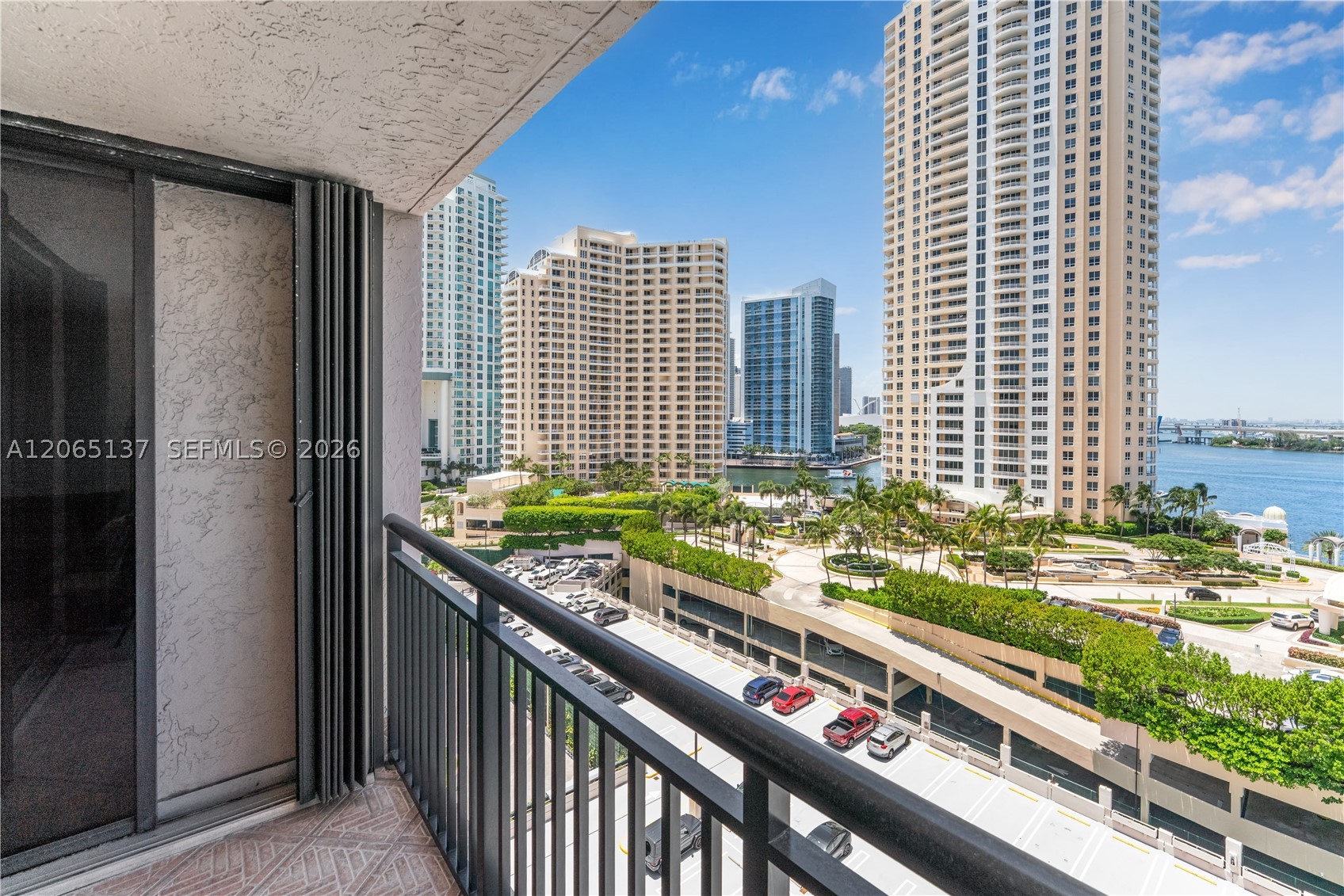 540 Brickell Key Dr #1422, Miami FL 33131