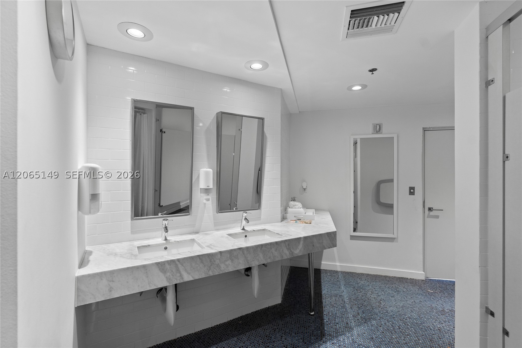 4201 Collins Ave #1503, Miami Beach FL 33140