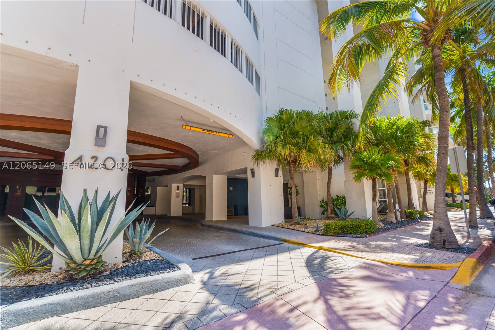 4201 Collins Ave #1503, Miami Beach FL 33140