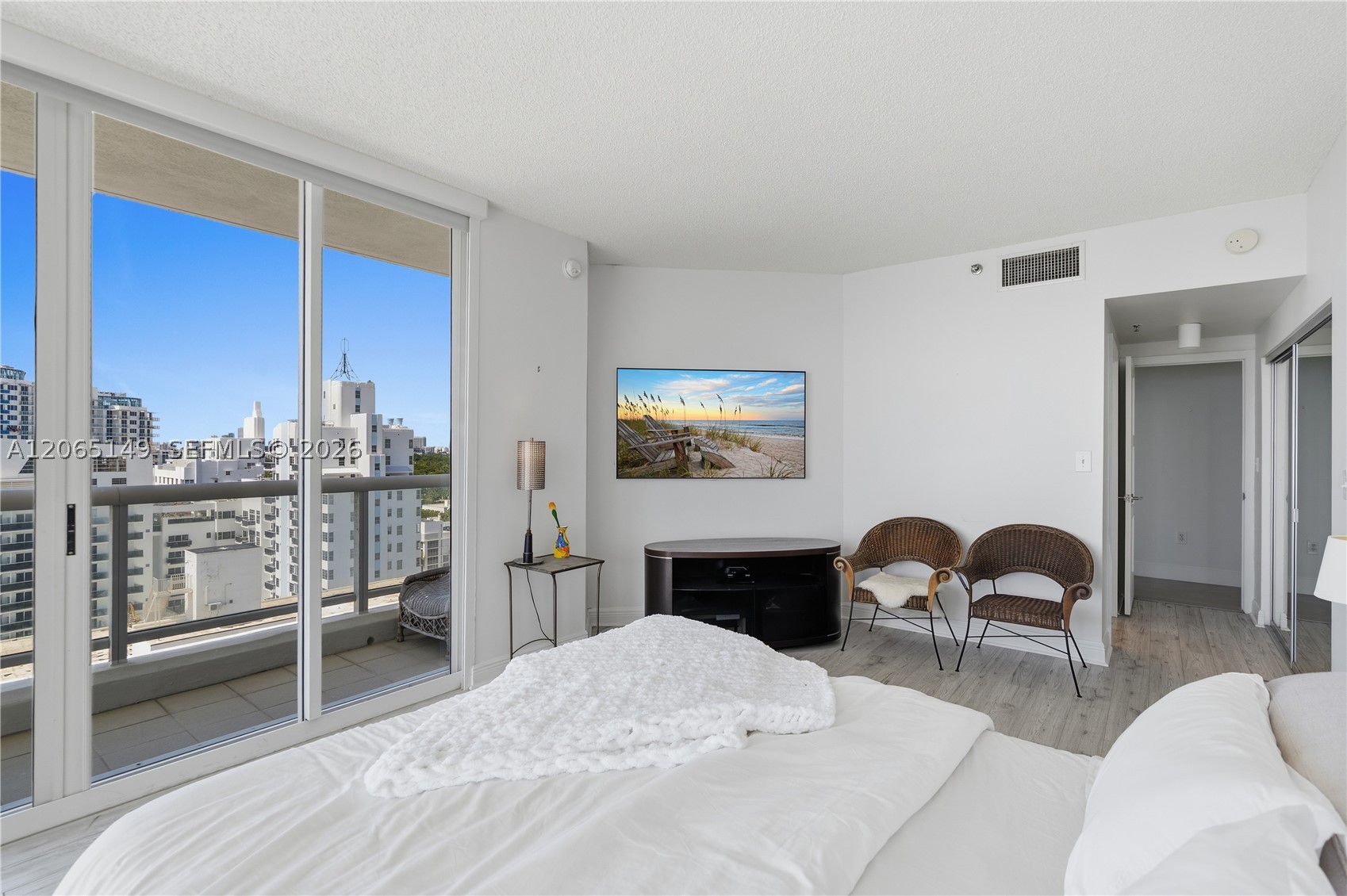 4201 Collins Ave #1503, Miami Beach FL 33140