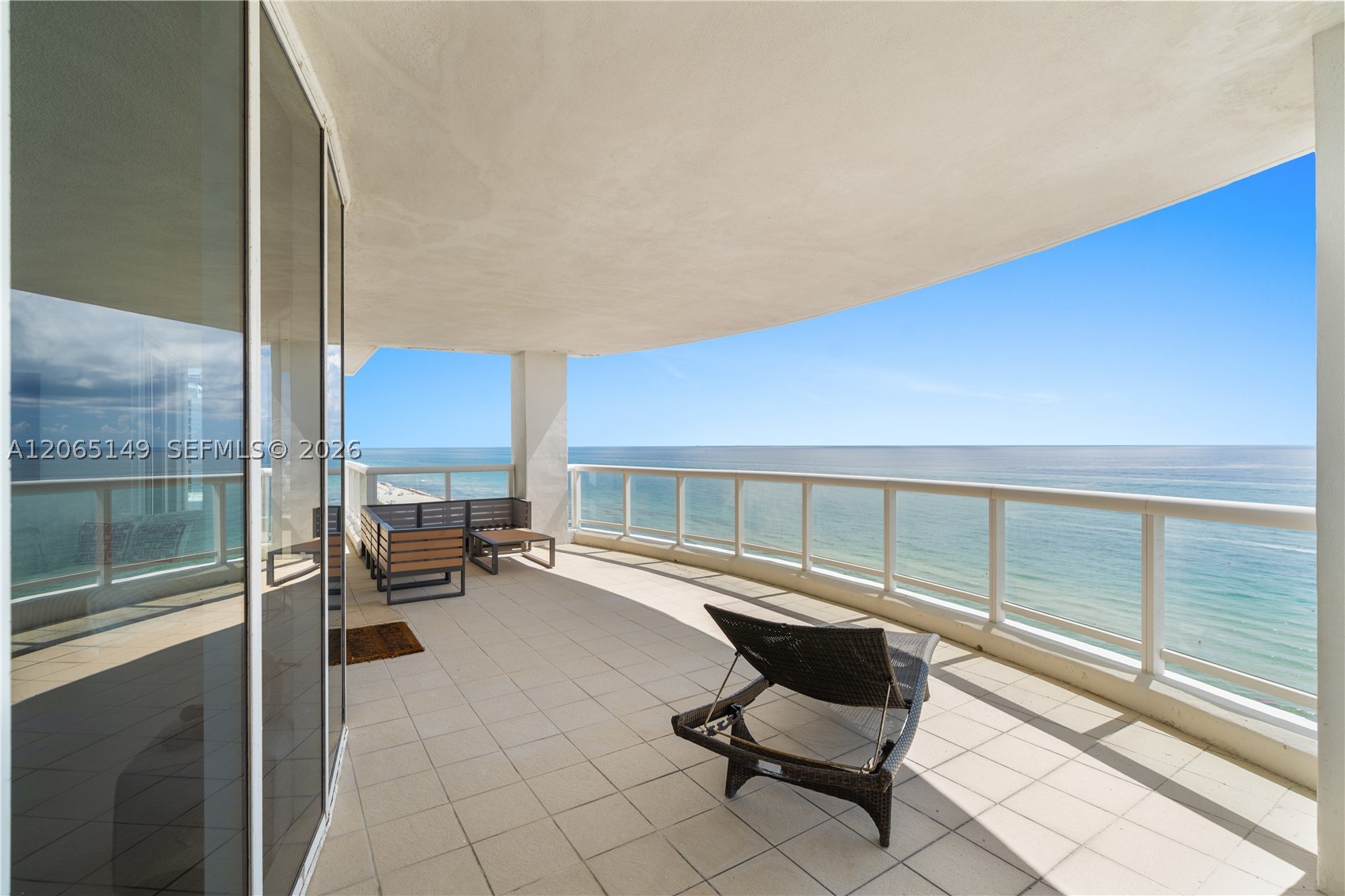 4201 Collins Ave #1503, Miami Beach FL 33140
