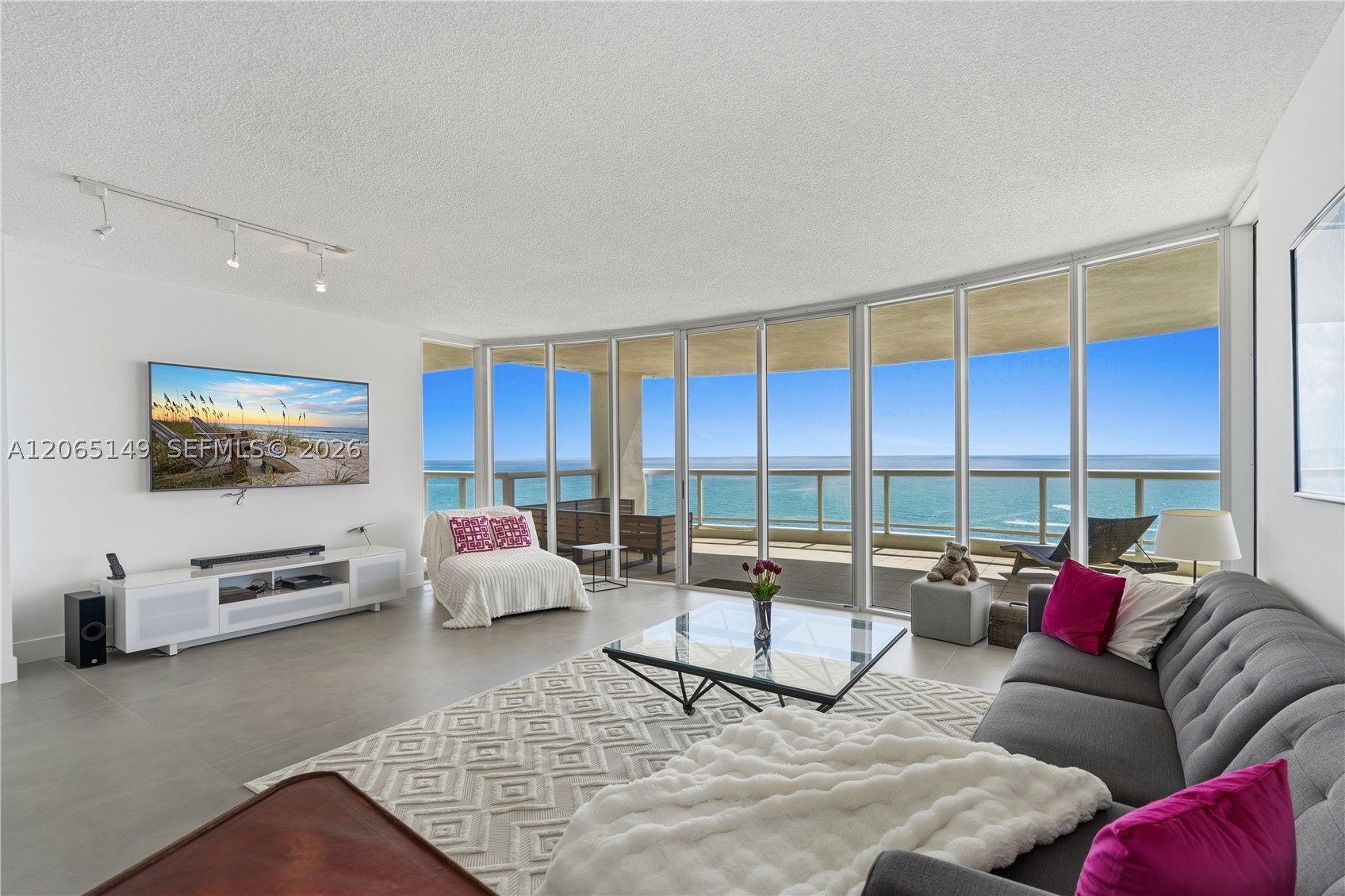 4201 Collins Ave #1503, Miami Beach FL 33140