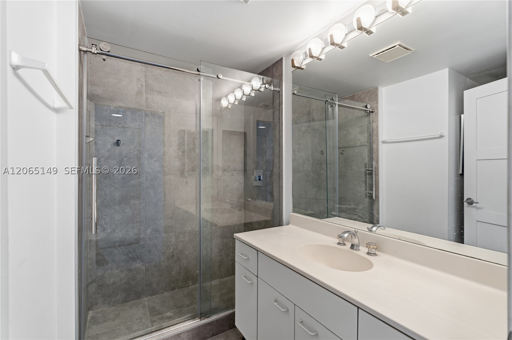 4201 Collins Ave #1503, Miami Beach FL 33140