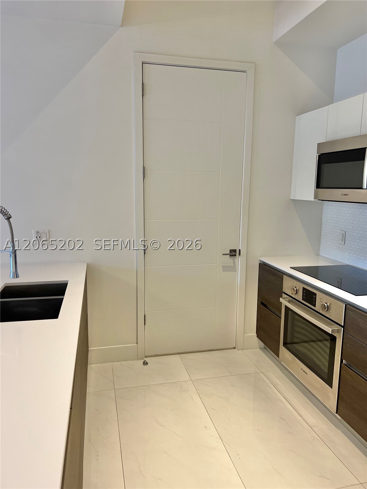 301 Altara Ave #210, Coral Gables FL 33146