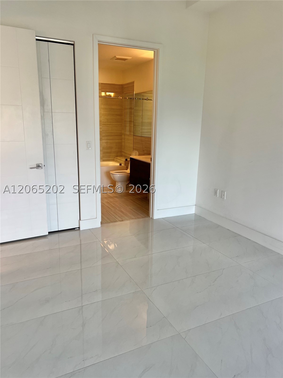 301 Altara Ave #210, Coral Gables FL 33146