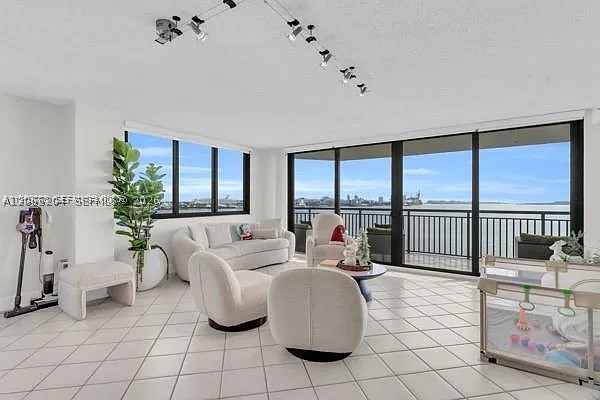 540 Brickell Key Dr #832, Miami FL 33131