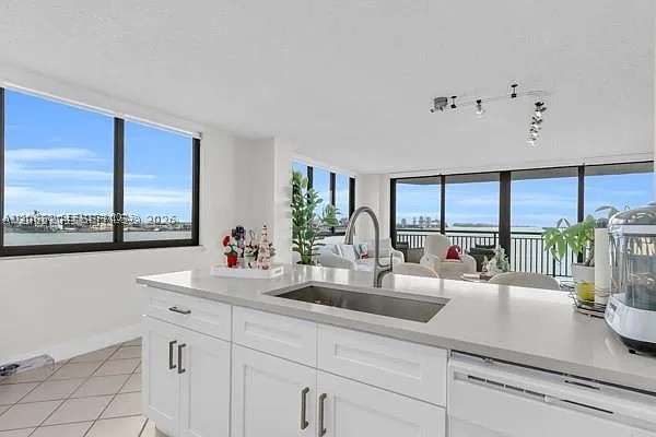 540 Brickell Key Dr #832, Miami FL 33131