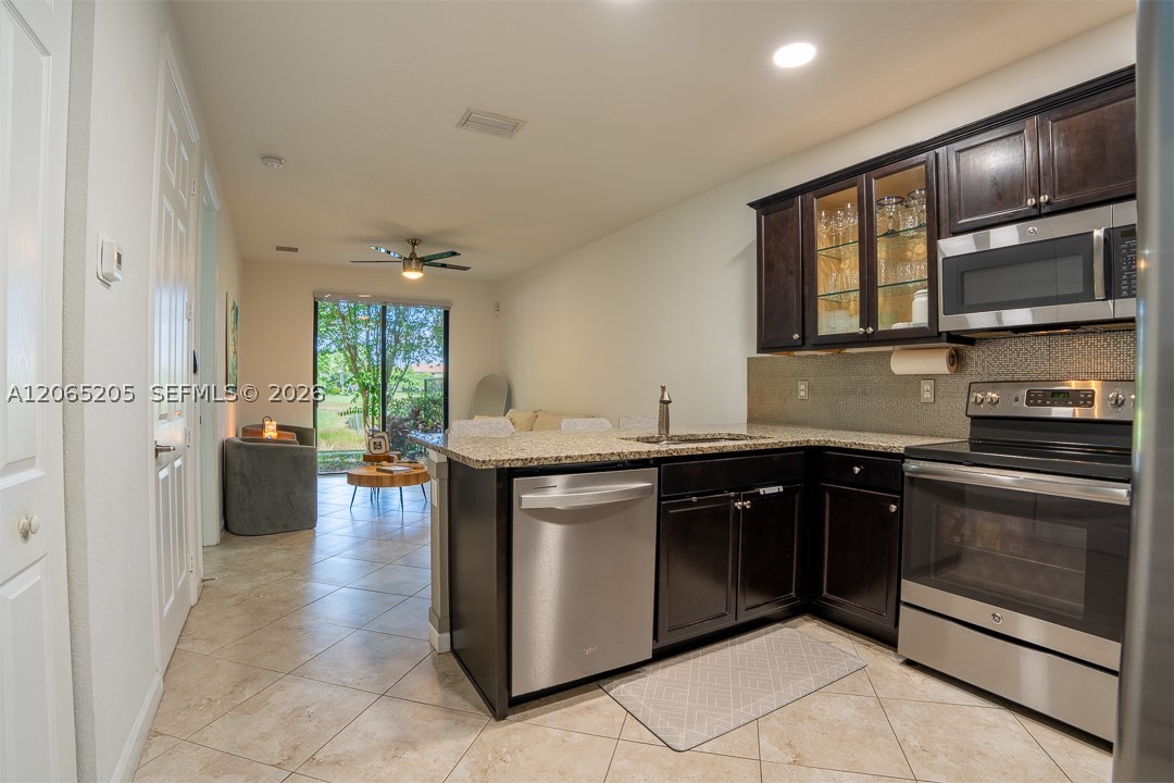 6943 Halton Park Ln, Coconut Creek FL 33073