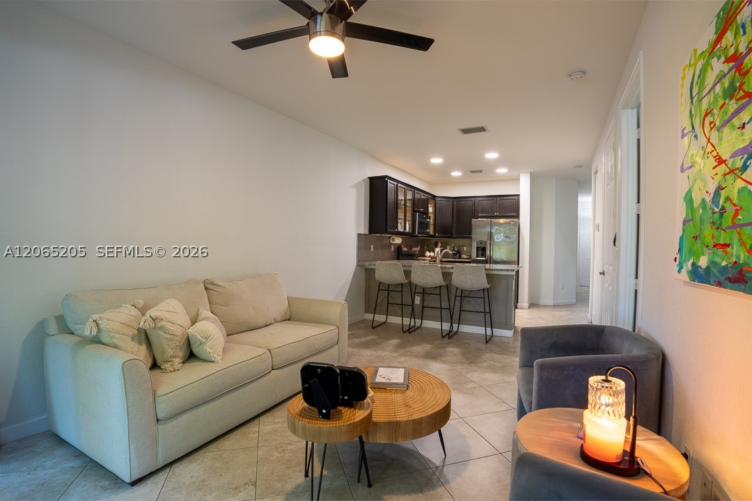 6943 Halton Park Ln, Coconut Creek FL 33073