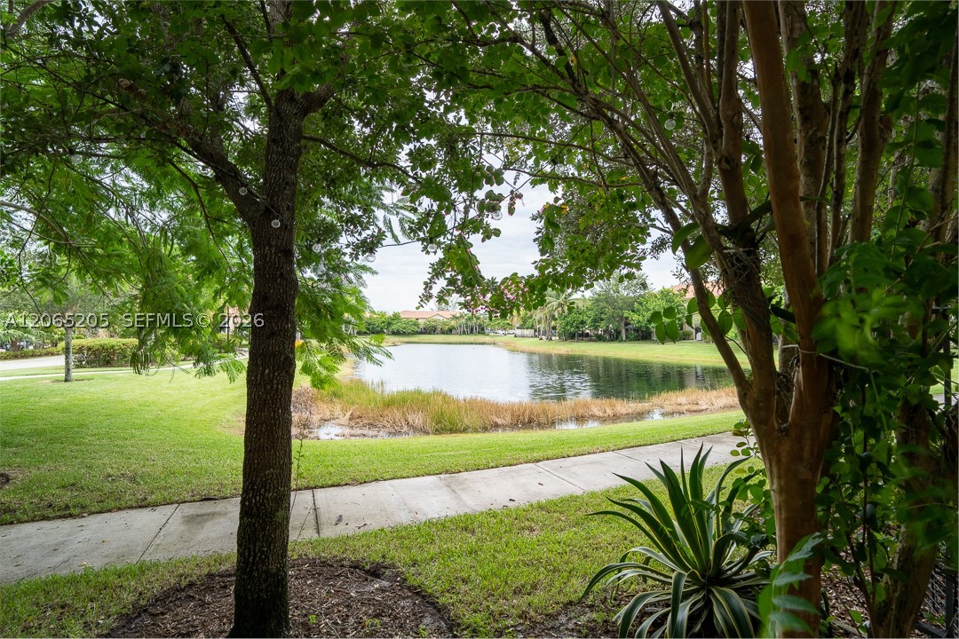 6943 Halton Park Ln, Coconut Creek FL 33073
