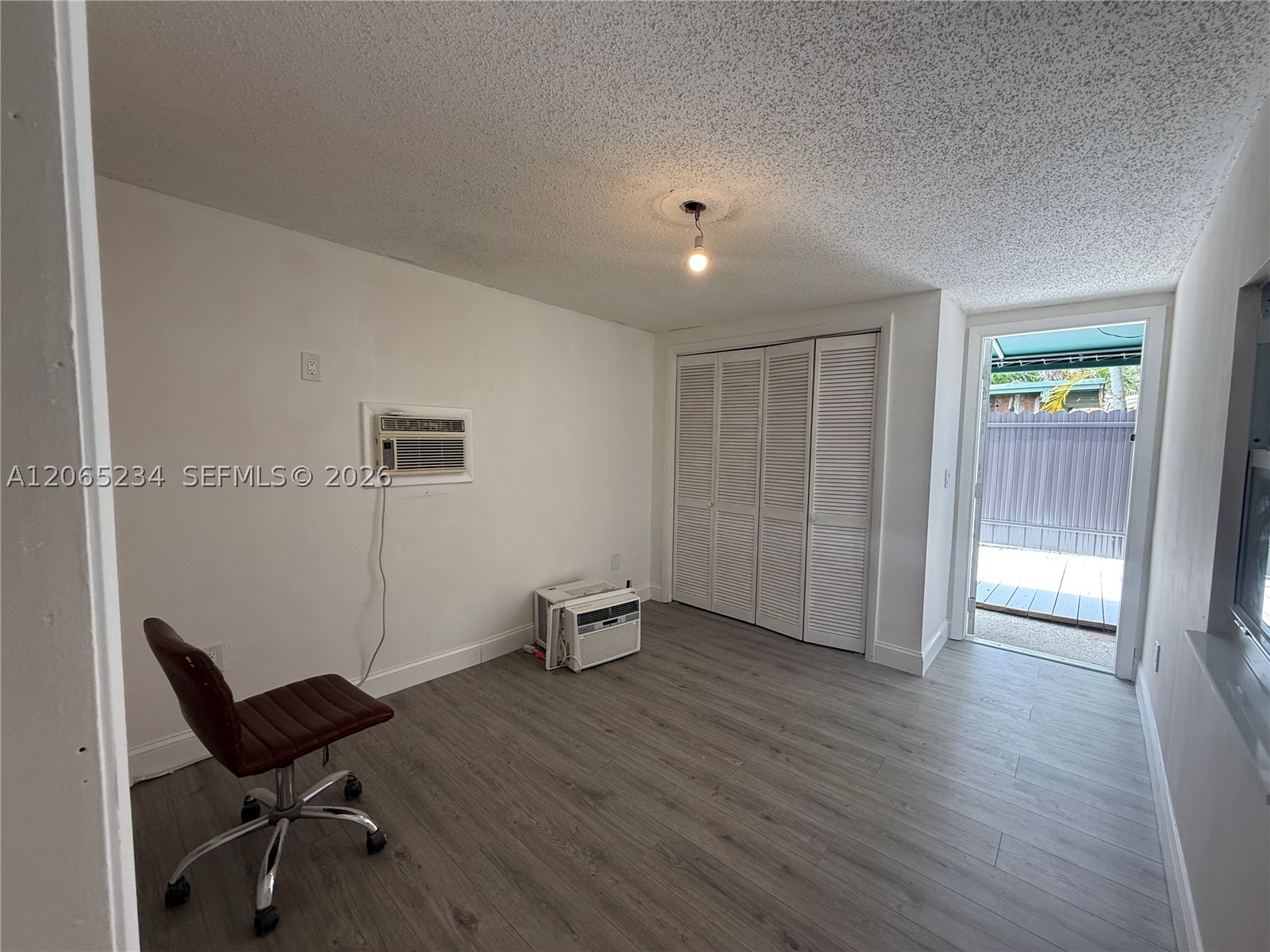8805 SW 43rd Ter #0, Miami FL 33165