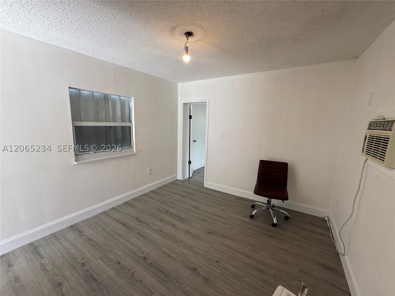 8805 SW 43rd Ter #0, Miami FL 33165