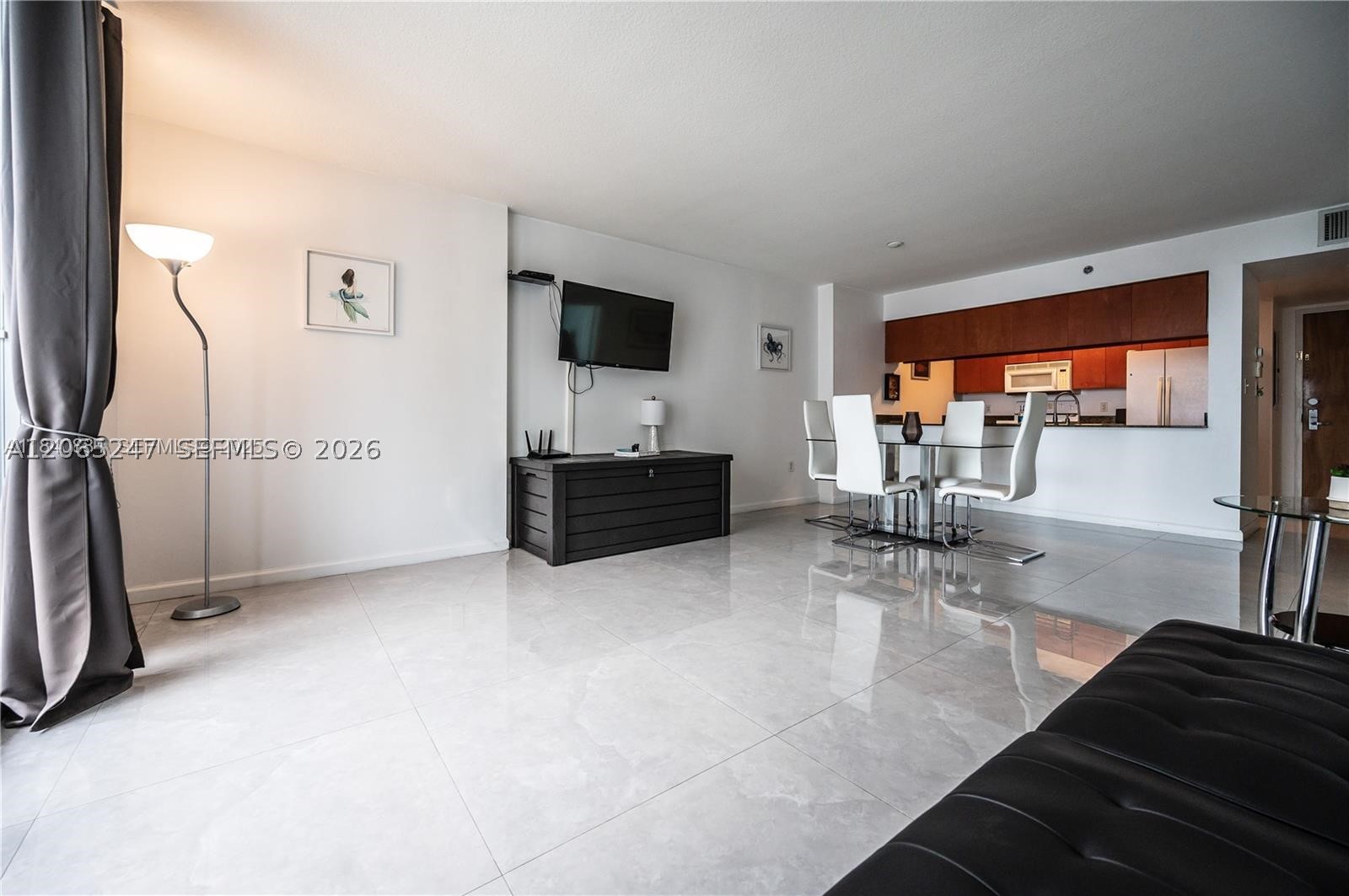 1200 Brickell Bay Dr #3821, Miami FL 33131