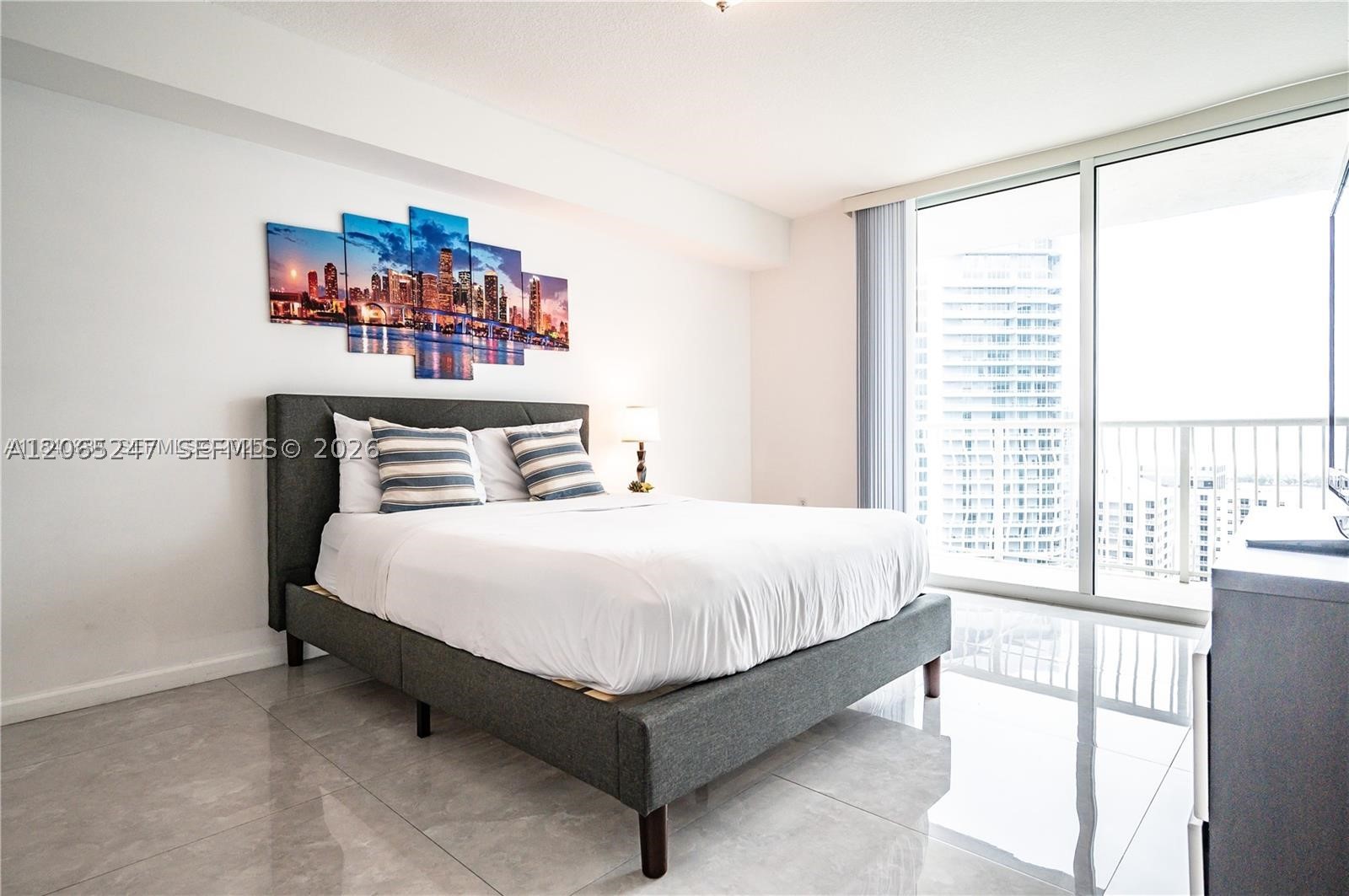 1200 Brickell Bay Dr #3821, Miami FL 33131
