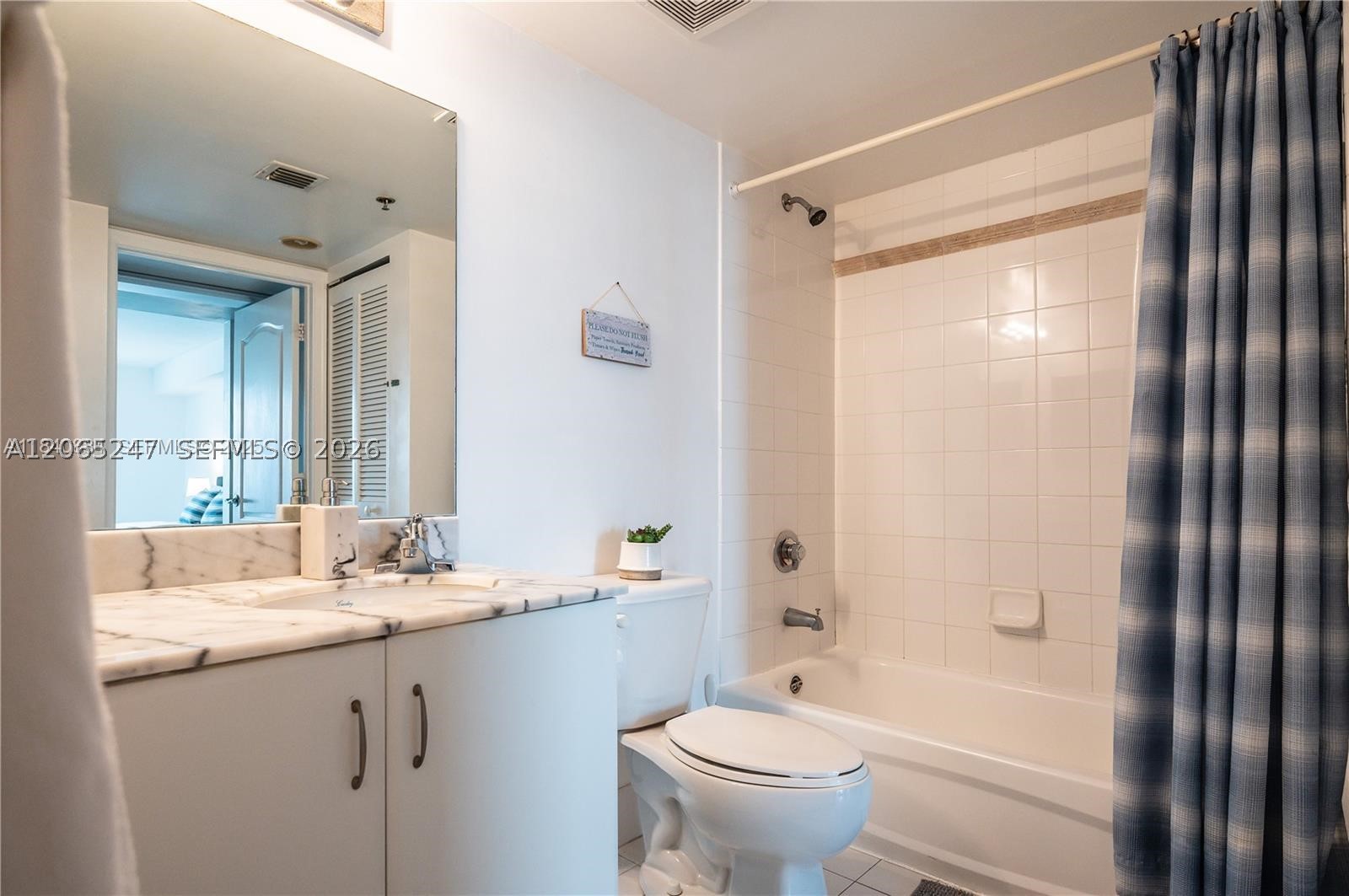 1200 Brickell Bay Dr #3821, Miami FL 33131