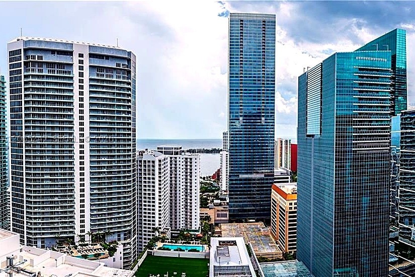 1200 Brickell Bay Dr #3821, Miami FL 33131