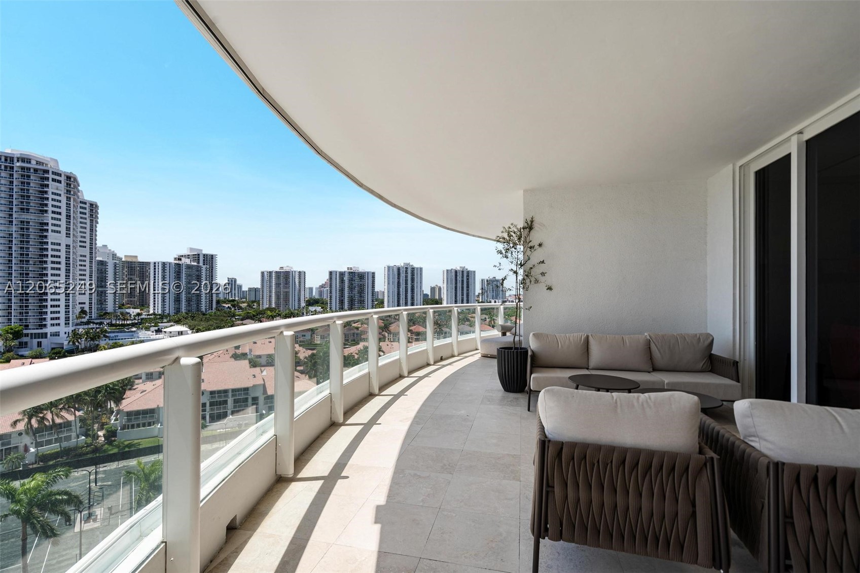 21050 Point Pl #1006, Aventura FL 33180