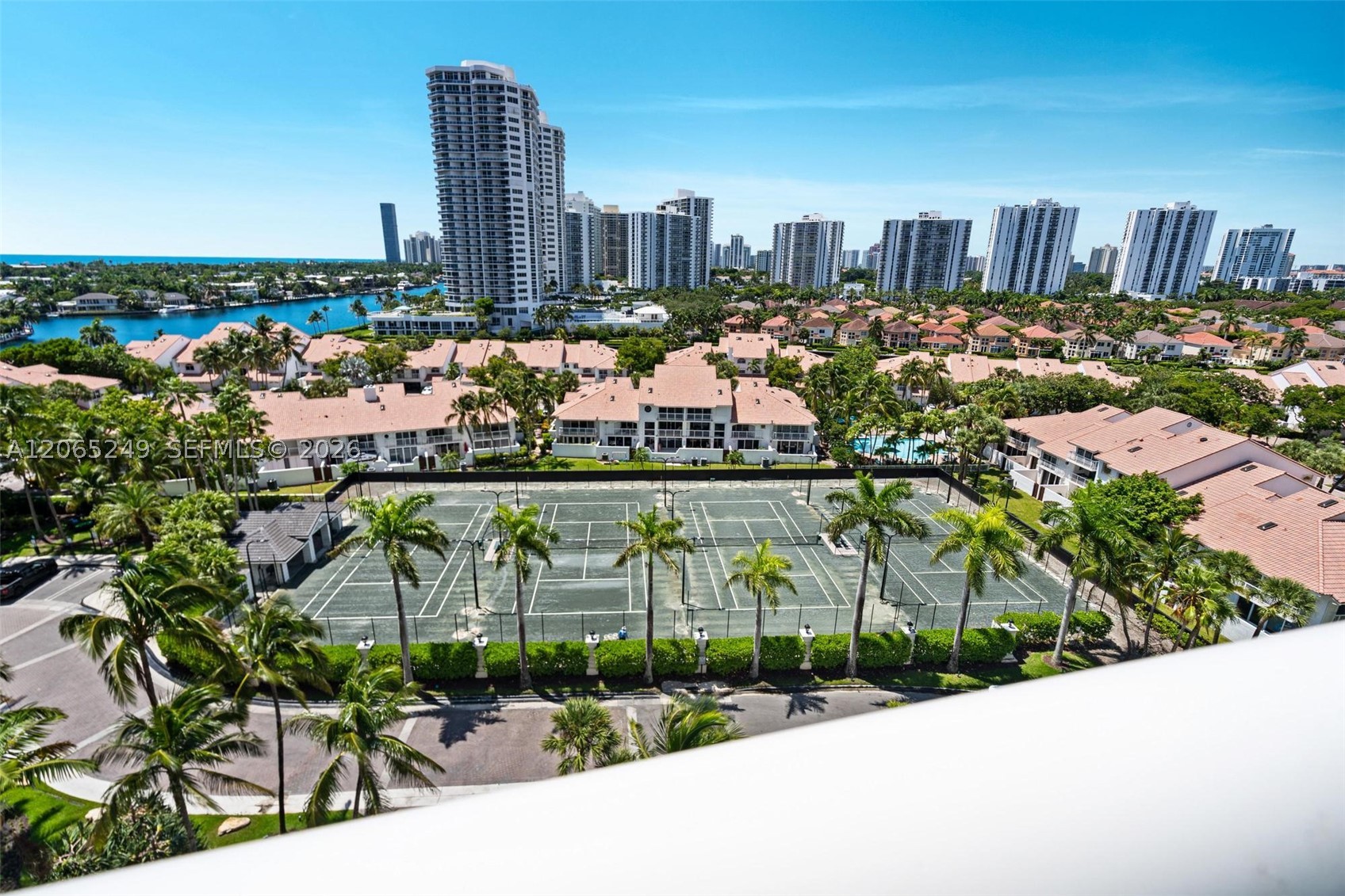 21050 Point Pl #1006, Aventura FL 33180