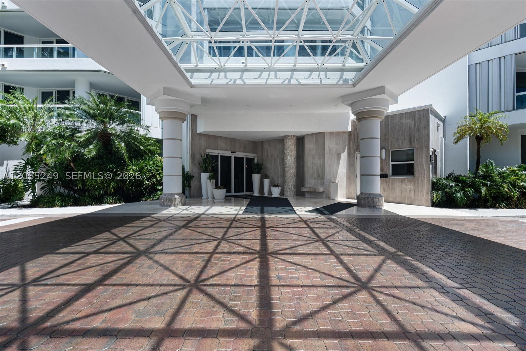 21050 Point Pl #1006, Aventura FL 33180